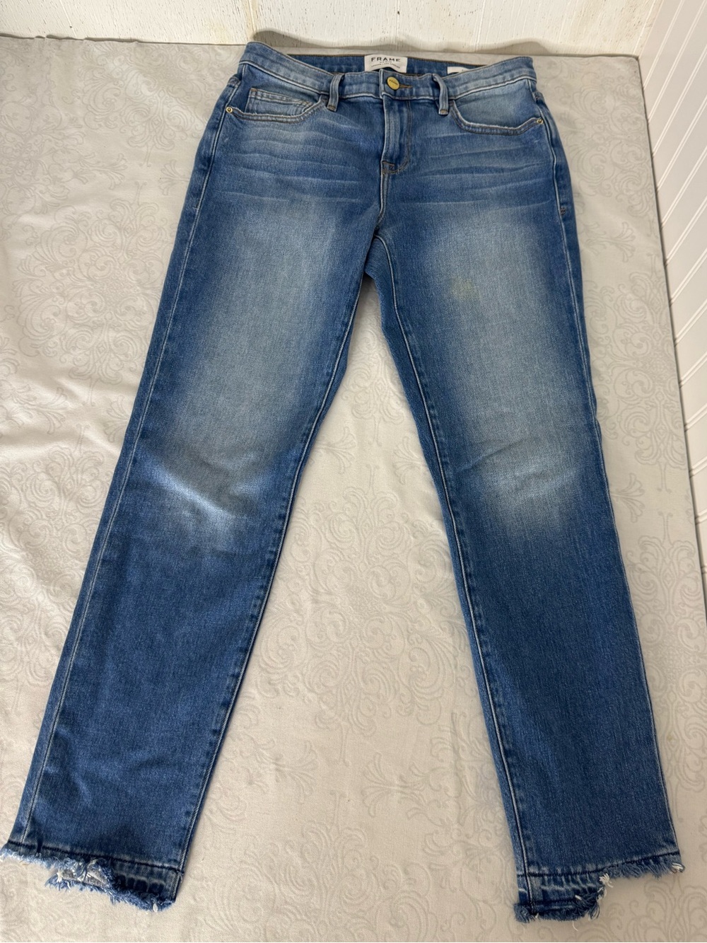 Frame Le Boy Straight leg Jeans With Distressed Hem in Whitfield Size 25